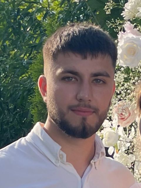 Даниил Лапатин — мастер по ремонту окон